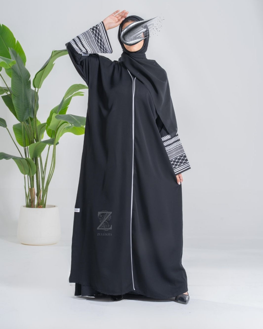 Monochrome Cuff Abaya